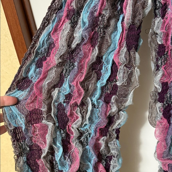 Multicolor Ruffled Scarf - Picture 3 of 3